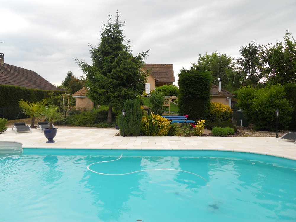 Aire camping-car  pervans (71380) - Photo 1
